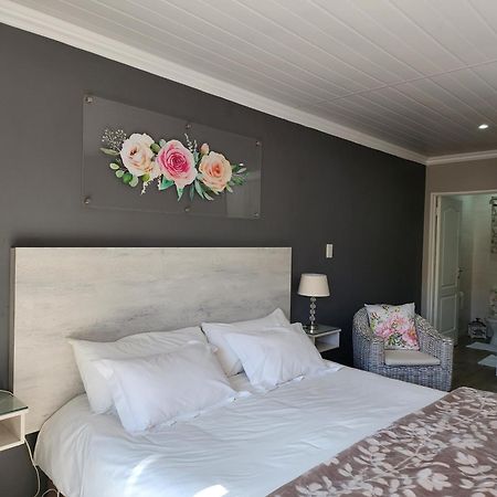 Schnehage Self Catering Apartment Bloemfontein Exterior photo