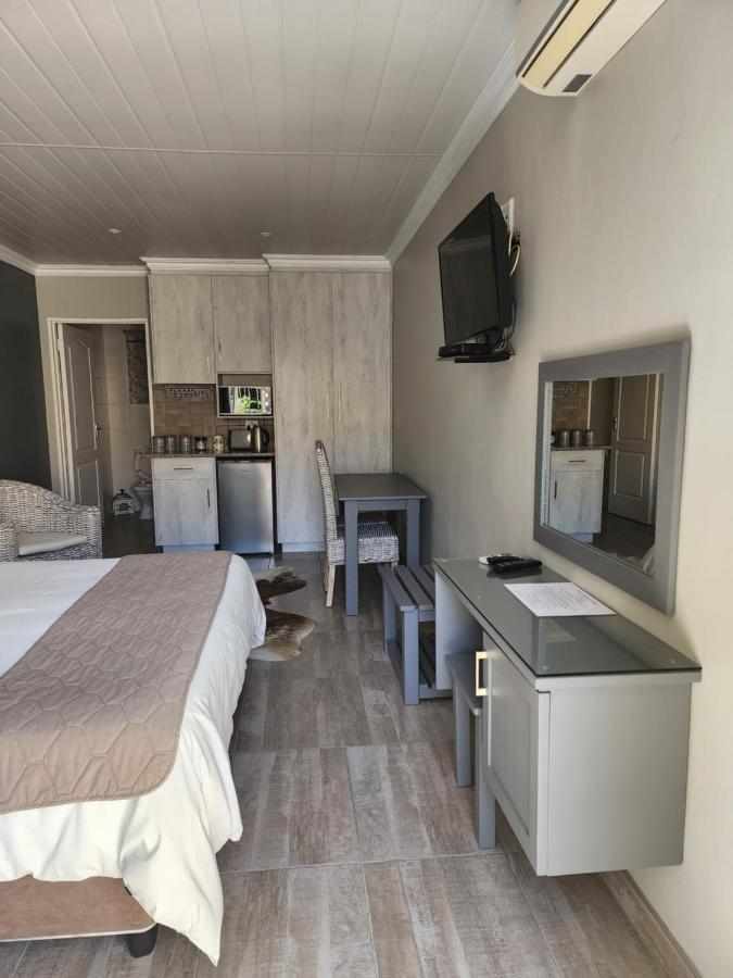 Schnehage Self Catering Apartment Bloemfontein Exterior photo