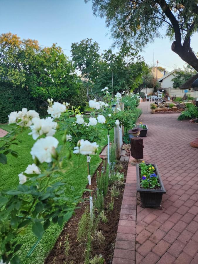 Schnehage Self Catering Apartment Bloemfontein Exterior photo